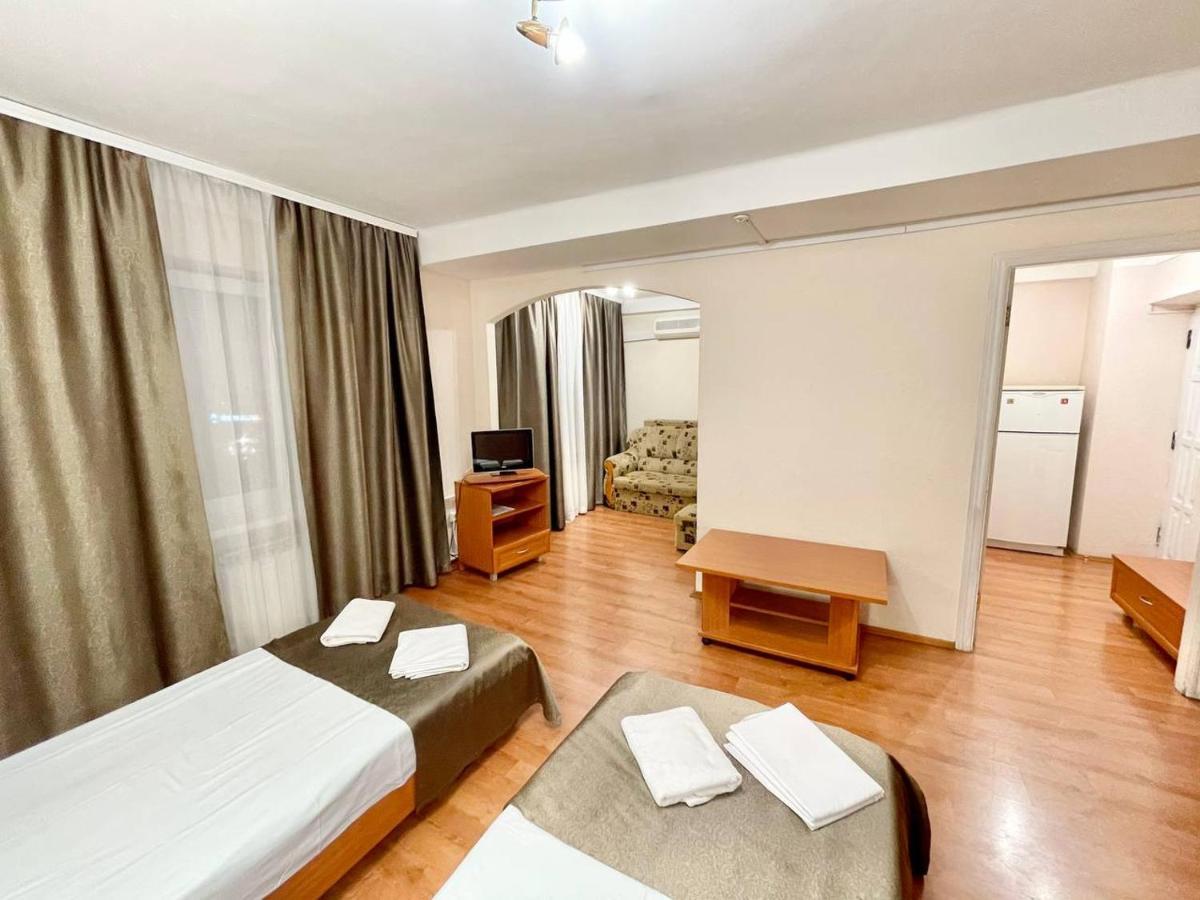 Hotel 7F Kiev Ngoại thất bức ảnh