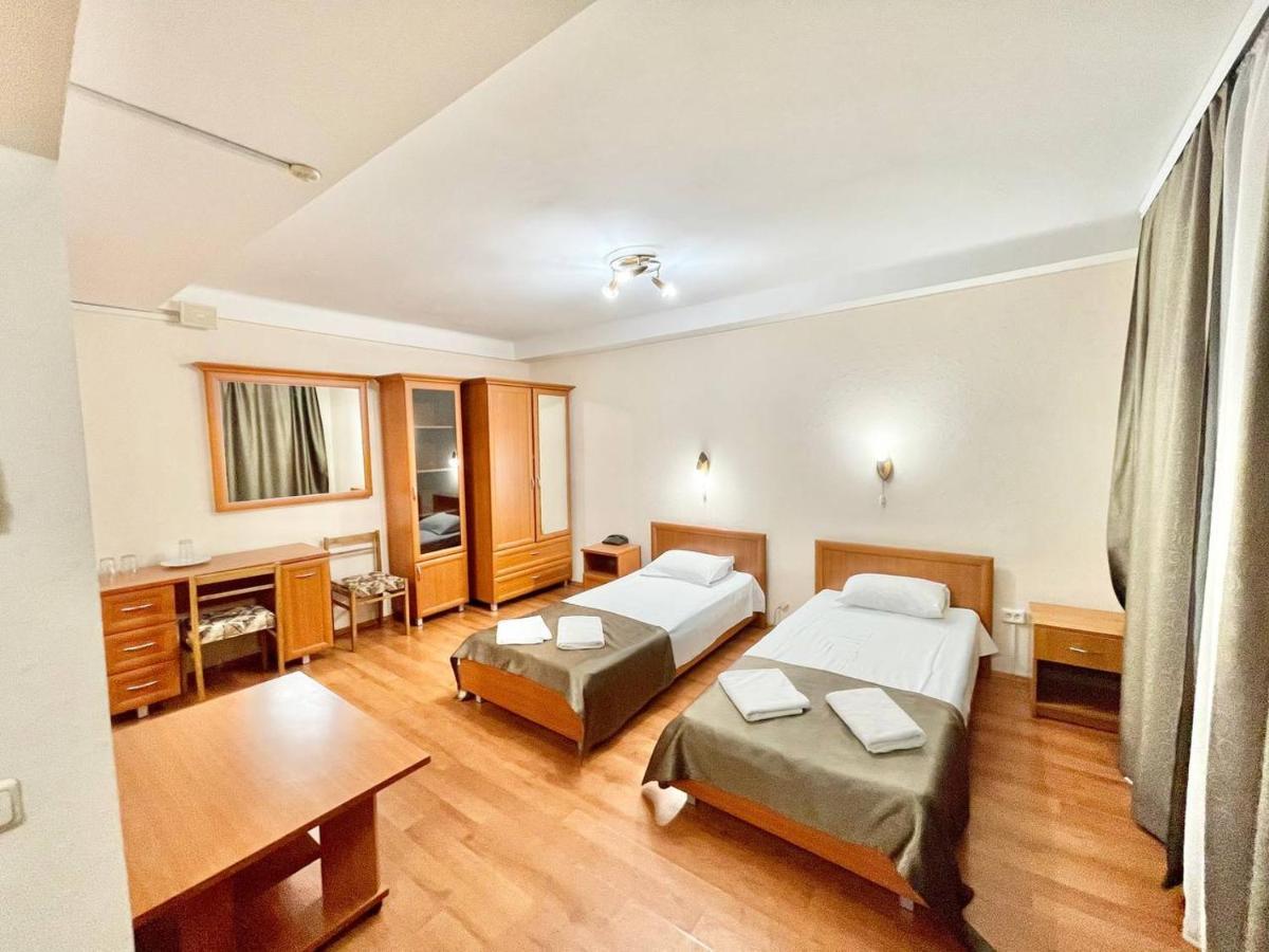 Hotel 7F Kiev Ngoại thất bức ảnh