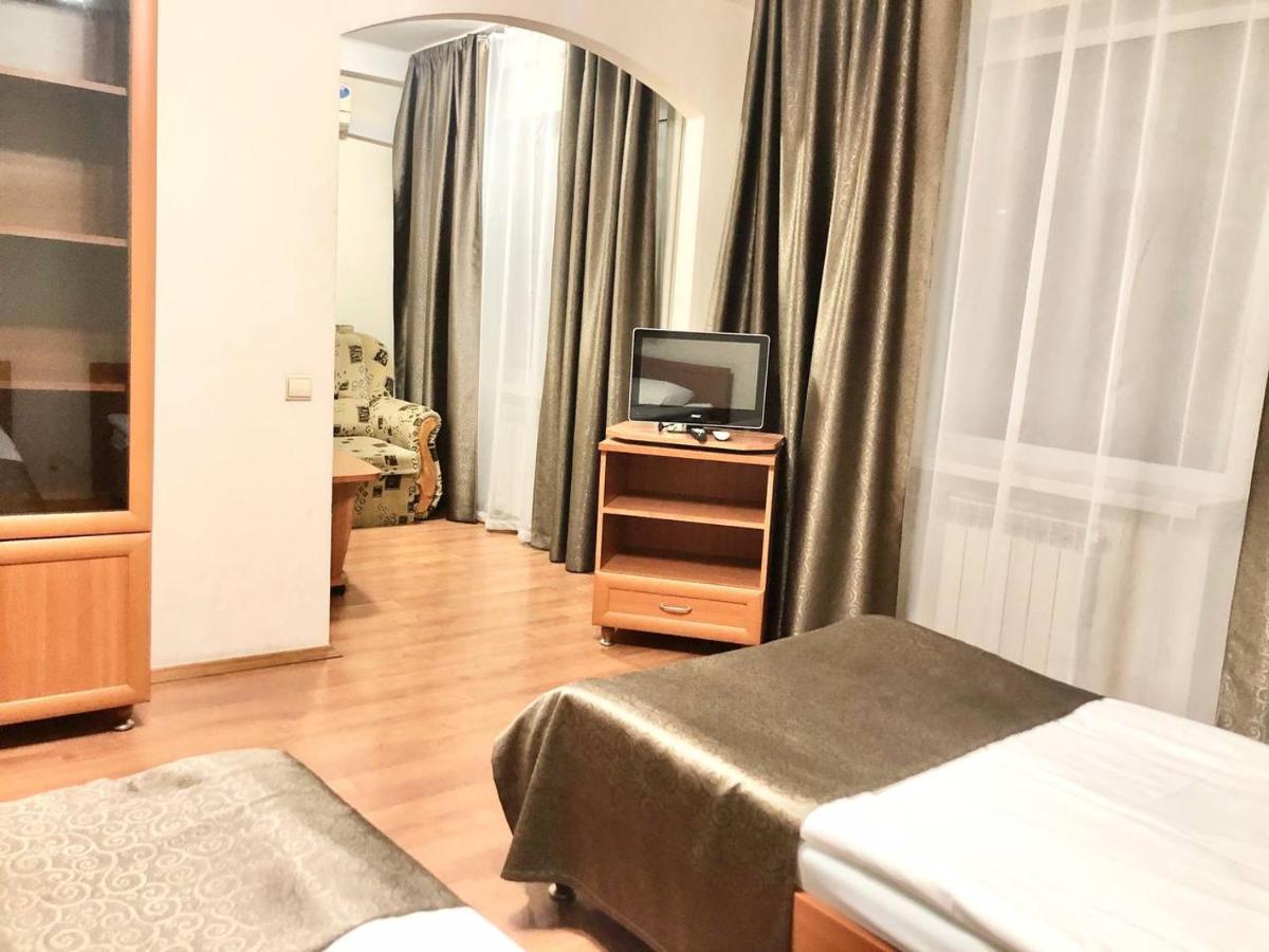 Hotel 7F Kiev Ngoại thất bức ảnh