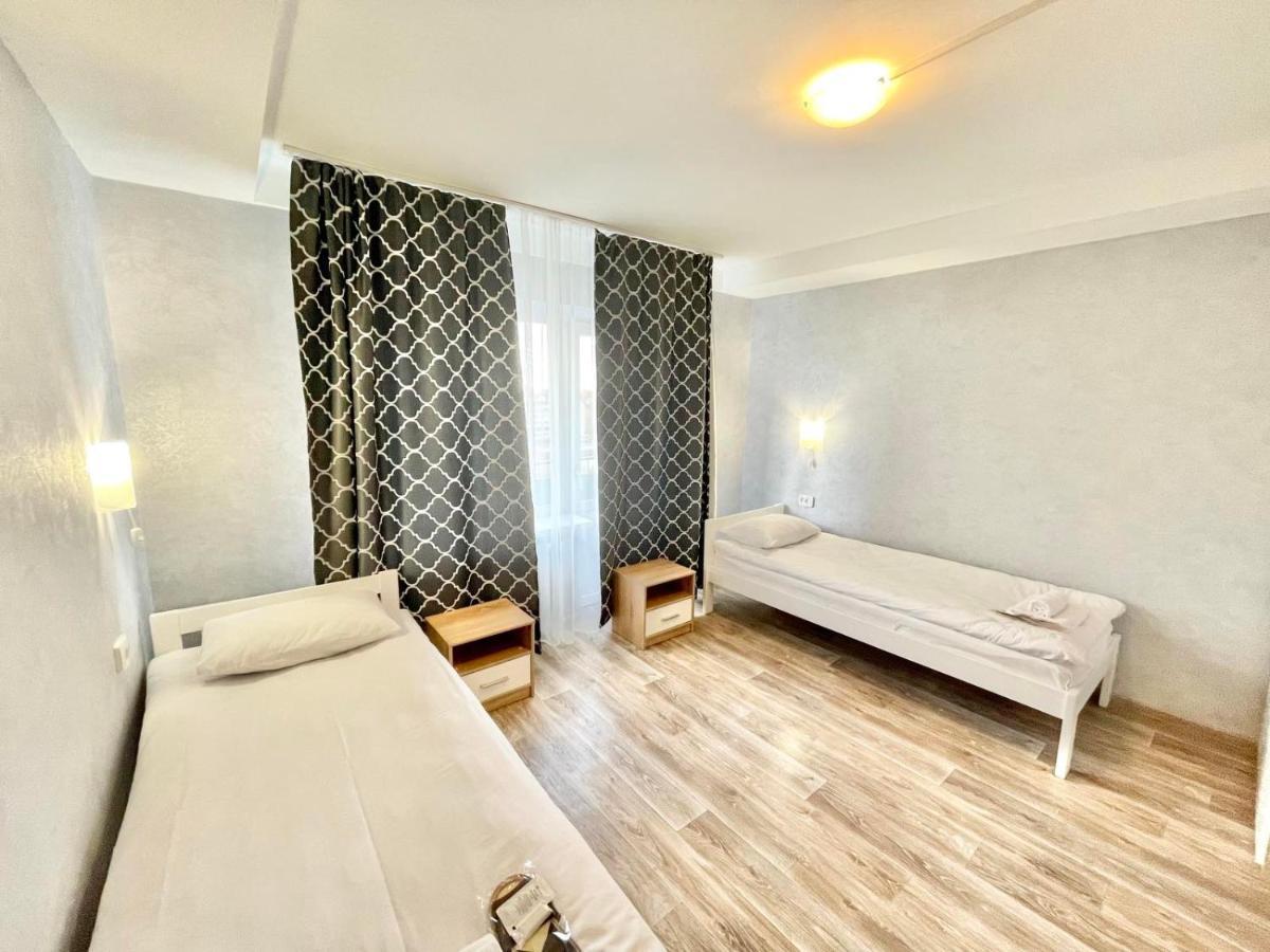 Hotel 7F Kiev Ngoại thất bức ảnh